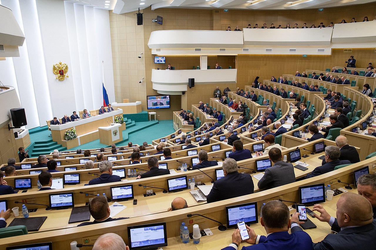 В России предложили запретить людям с двойным гражданством спонсировать партии