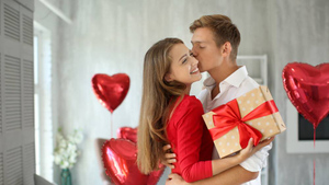 Love is... щедрость и горячий секс: Что значит любовь для мужчин и женщин