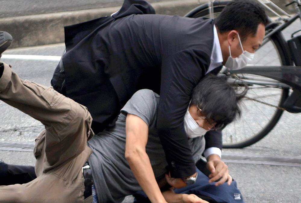 Полиция Японии признала проблемы с охраной убитого Синдзо Абэ