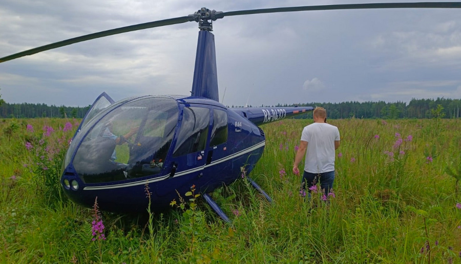 В Люберцах совершил жёсткую посадку частный вертолёт. Фото © VK / Наши Люберцы