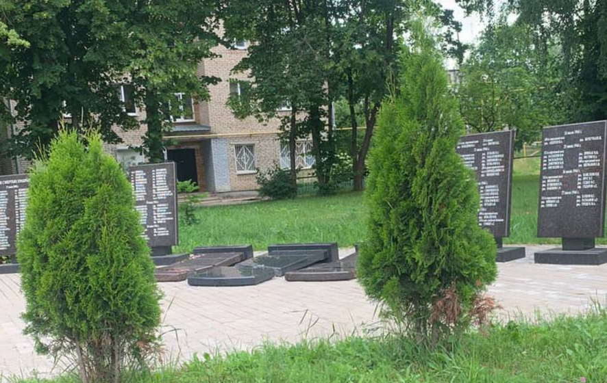 В Псковской области мужчина повредил мемориал советским воинам