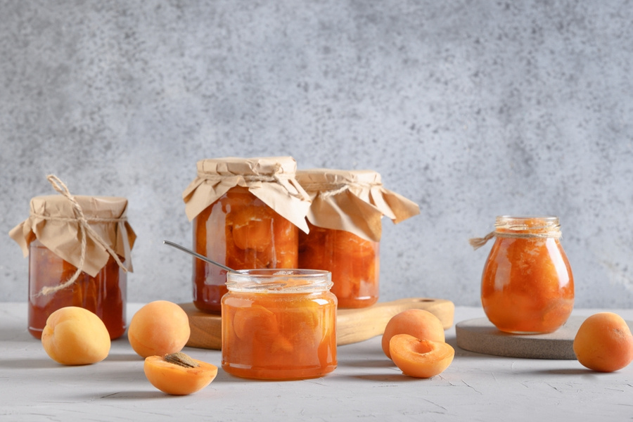 Рецепты абрикосового варенья от Лайф.ру. Обложка © Shutterstock