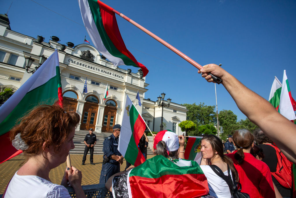 Президент Болгарии Радев распустил парламент и назначил техническое правительство