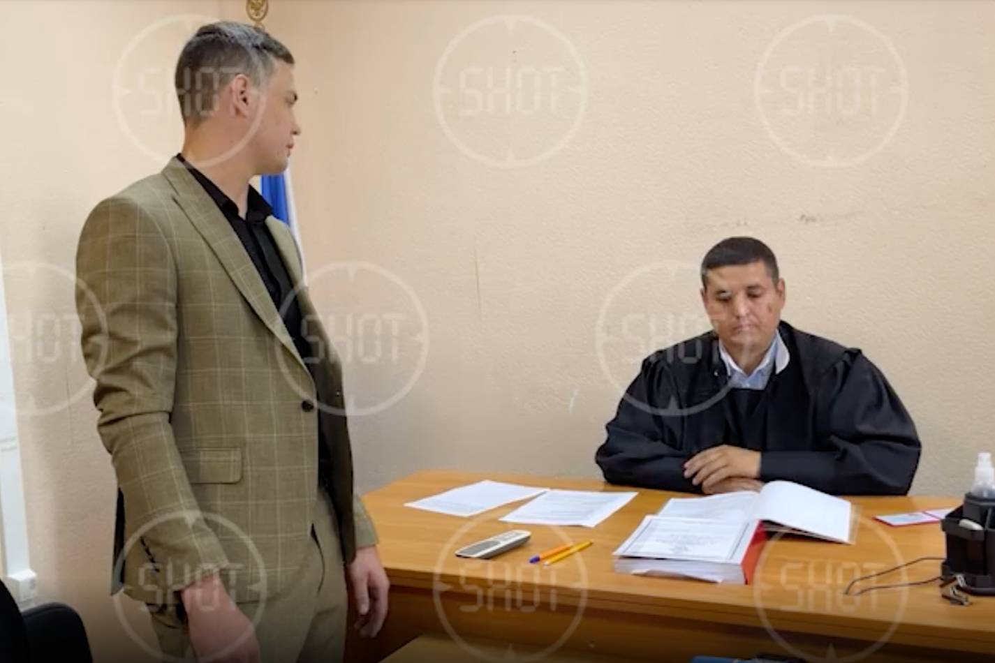В Уфе начался суд над хоккеистами, обвиняемыми в даче взятки для отсрочки от армии