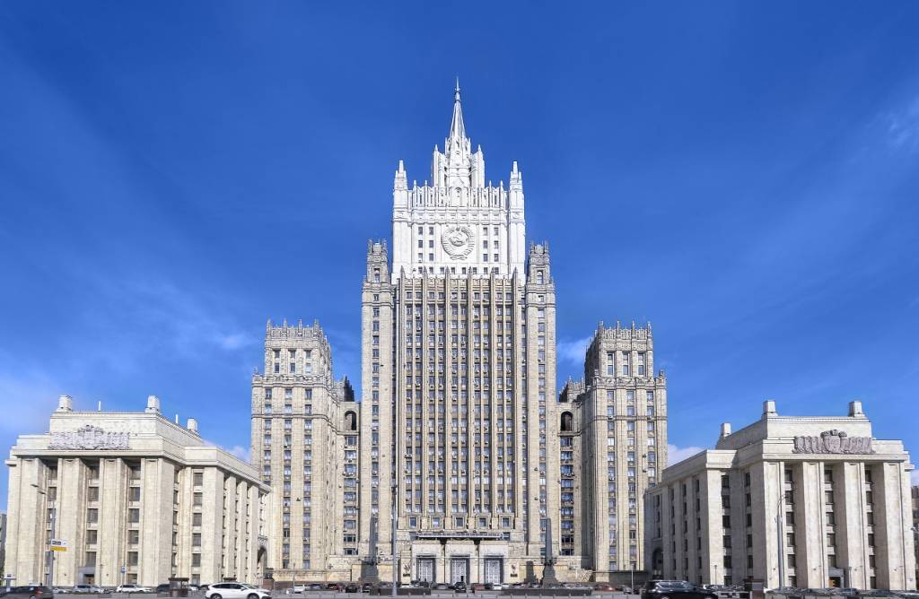 МИД РФ: Суда с украинским зерном направляются на Запад, а не в нуждающиеся государства