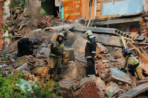 Пострадавших при обрушении дома в Омске, предварительно, нет
