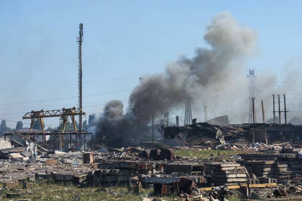 Мощный взрыв прогремел вблизи завода Сокол в Новой Каховке