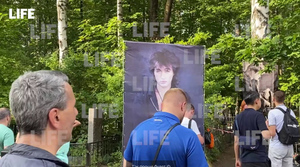Фанаты из Москвы и Петербурга почтили память Виктора Цоя в годовщину его гибели