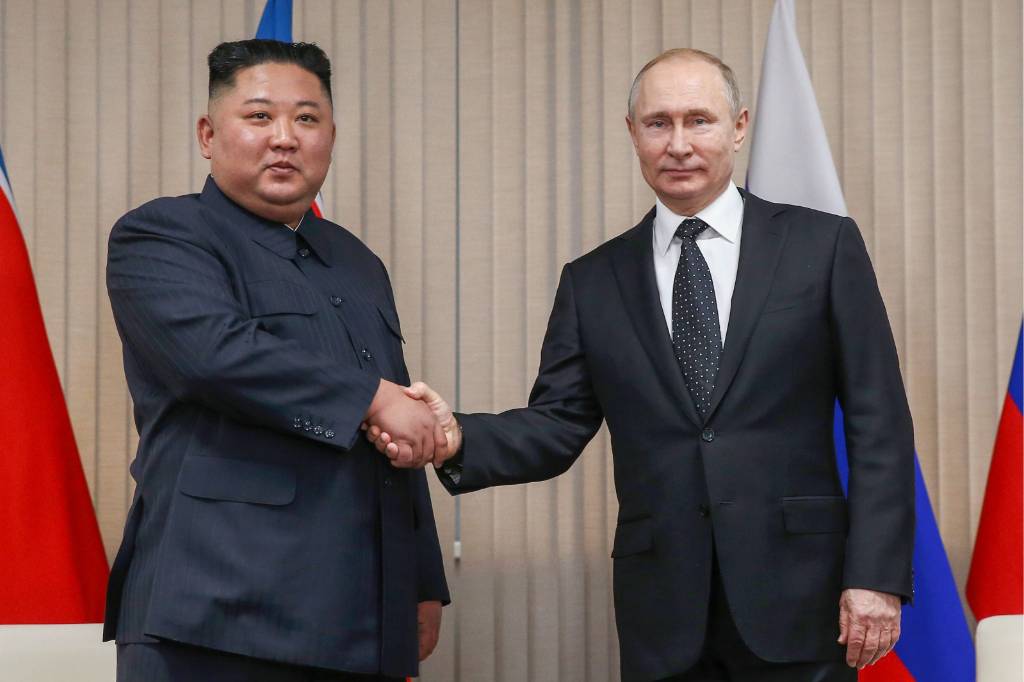 Путин поздравил Ким Чен Ына с Днём освобождения Кореи