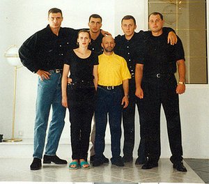 Братья Кличко (слева). В жёлтой рубашке Рыбалко-Рыбка. Фото © glavk.net 
