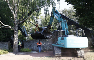 Опубликовано видео демонтажа памятника Т-34 в Нарве