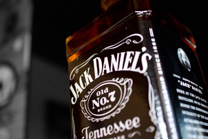 Стало известно, как в Россию будут ввозить виски Jack Daniel’s и водку Finlandia