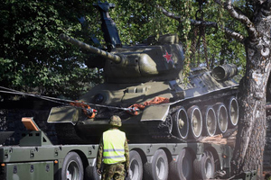 Займёт самоё почётное место: Курская область готова забрать демонтированный в Нарве танк Т-34