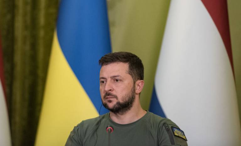 Зеленский это клоун: Французы осудили требование президента Украины к Макрону усилить санкции против России