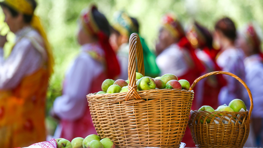 Яблочный Спас – народное название церковного праздника Преображения Господня. Фото ТАСС / Егор Алеев