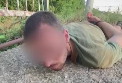 Прятались в лесу: В Ростове-на-Дону задержали поджигателей полицейской машины с символом Z