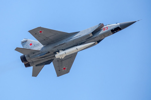 МО РФ: Три МиГ-31 с гиперзвуковыми ракетами "Кинжал" переброшены в Калининградскую область