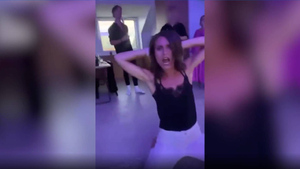 Видео с дикими танцами премьера Финляндии на вечеринке попало в Сеть и вызвало бурную реакцию