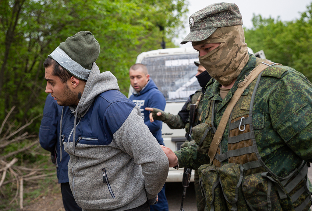 Пять бойцов ВСУ сдались в плен под Донецком, сообщили в НМ ДНР