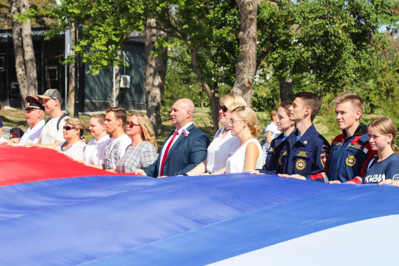 Момент развёртывания флага в Севастополе. Фото © Предоставлено Лайфу