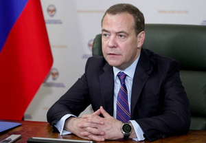 Медведев пообещал убийцам Дугиной "заслуженное наказание"