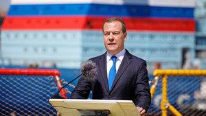 Медведев: Россия не могла смириться с тем, что НАТО расквартируется на Украине