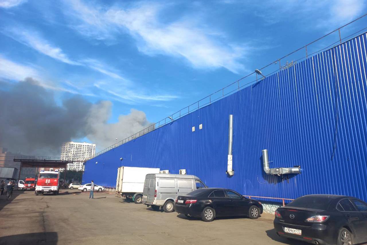 Причиной пожара на складе в Москве мог стать аварийный режим работы энергосети