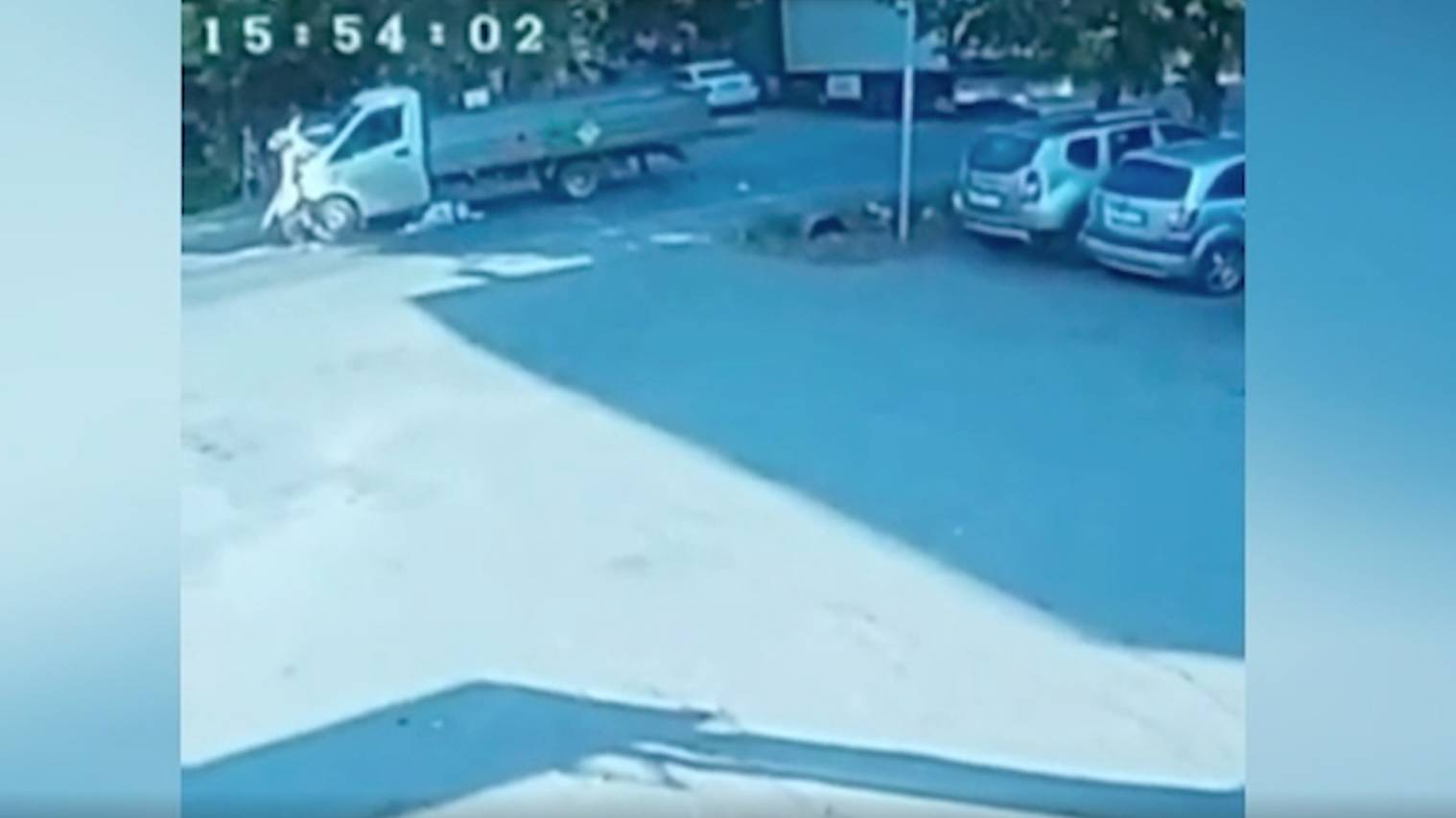 Подросток из Ижевска на питбайке влетел в лобовое стекло движущейся газели