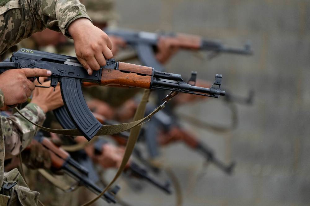 Украинские боевики стали переодеваться в гражданскую одежду, скрываясь от российских БПЛА