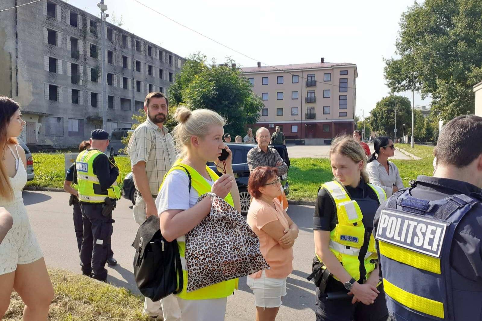 Эстонская полиция разогнала митинг в Нарве с требованием вернуть советские памятники