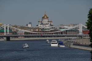 Девушка погибла, упав в воду с Крымского моста в Москве