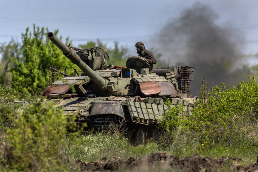 <p>Днепропетровская область, украинские танкисты. Обложка © Getty Images / John Moore</p>
