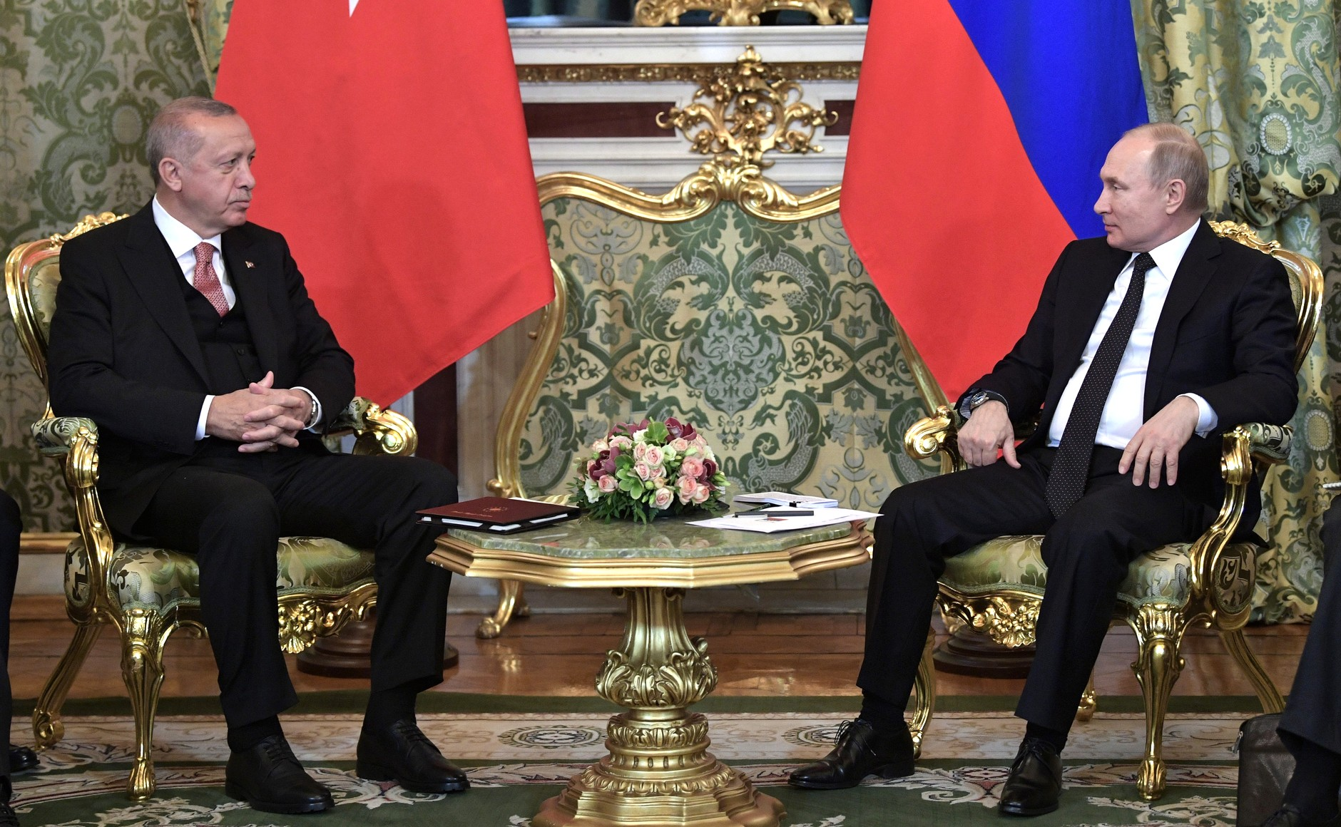 В Кремле допустили, что Путин и Эрдоган в пятницу обсудят обострение в Карабахе
