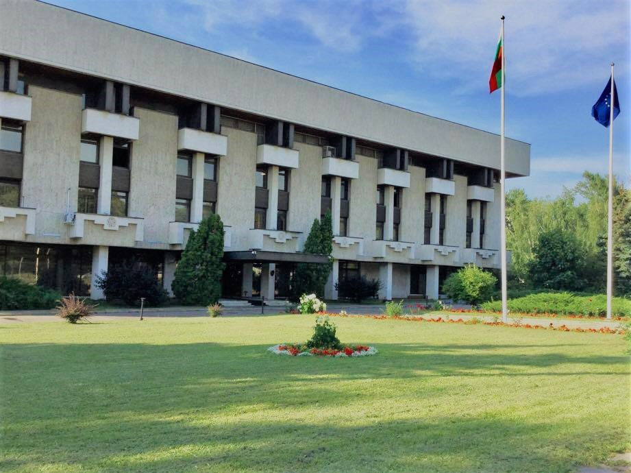 Посольство Болгарии опровергло остановку выдачи туристических виз россиянам