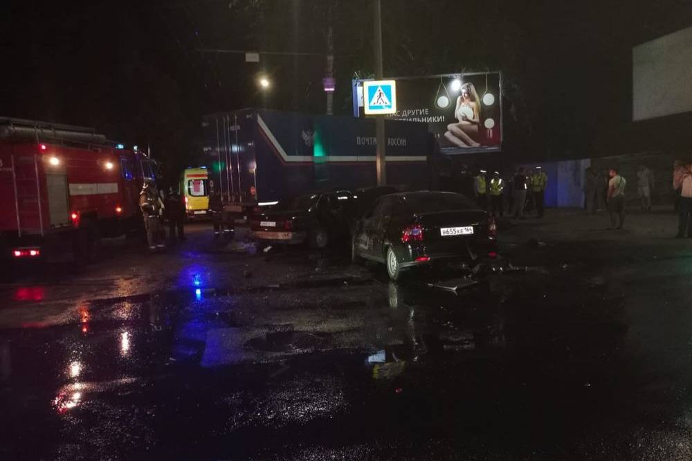 Три парня разбились насмерть в страшном ДТП в центре Саратова