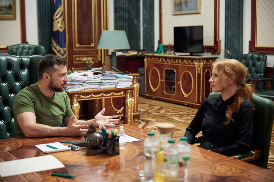 Зеленский встретился с актрисой Джессикой Честейн. Фото © t.me / Zelenskiy / Official