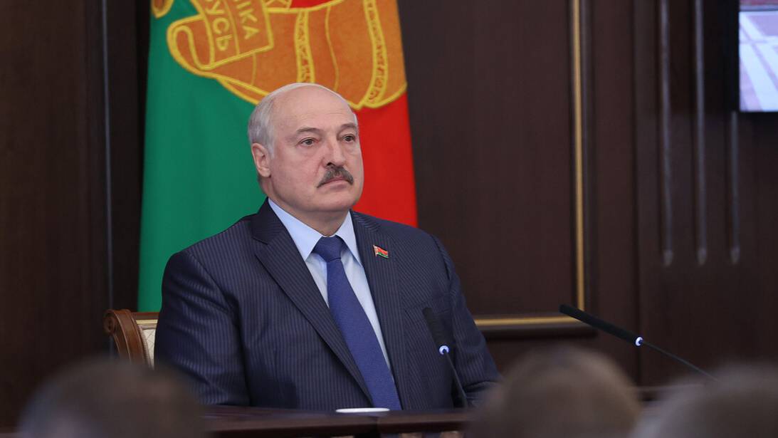 Лукашенко поручил за ночь найти замену тетрапаку
