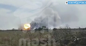 "Вот это грибочек!": Очевидцы сняли на видео момент взрыва в районе аэродрома в Крыму