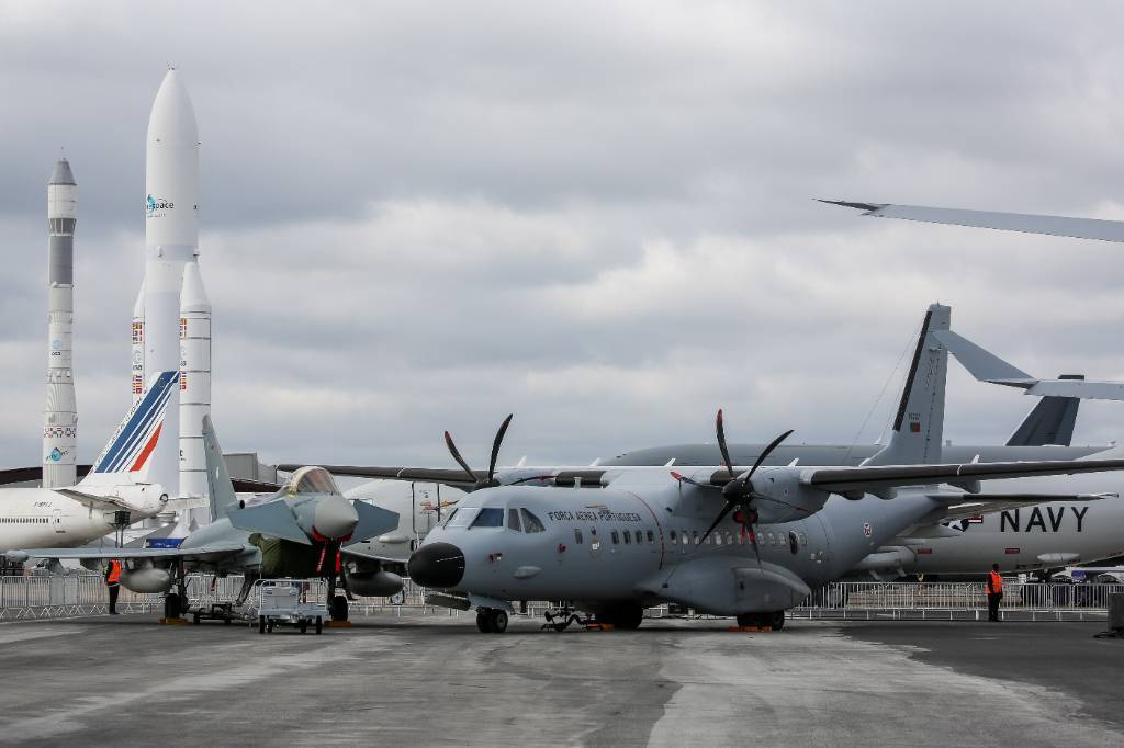 Новозеландские военные не могут улететь с Соломоновых островов вместе со своим министром