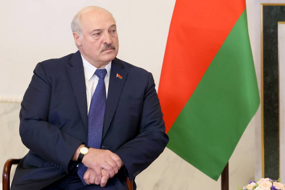 Лукашенко заявил о конфликте между украинскими военными и Зеленским
