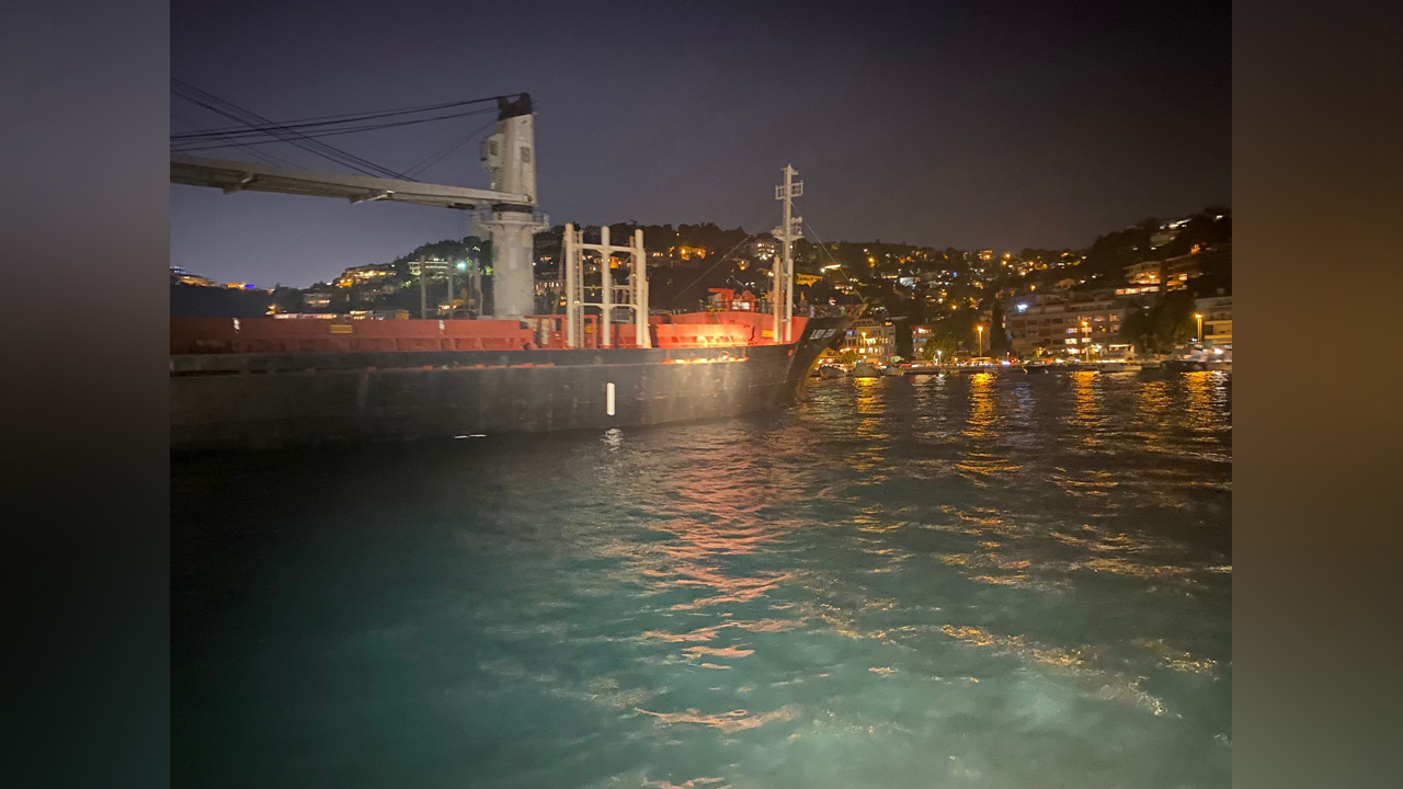 Застрявшее в Босфорском проливе судно с украинским зерном сняли с мели