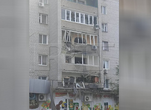 Воронки от взрывов и разбитые авто: Масштабные разрушения в Энергодаре после удара ВСУ сняли на видео