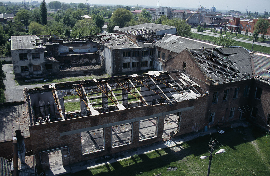 Школа, разрушенная во время осады чеченскими повстанцами в 2004 году. Фото © Getty Images / Eye Ubiquitous / Universal Images Group