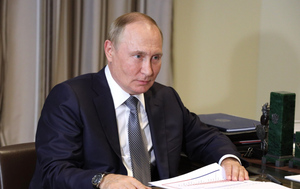 Путин начал открытый урок "Разговор о важном" с шутки