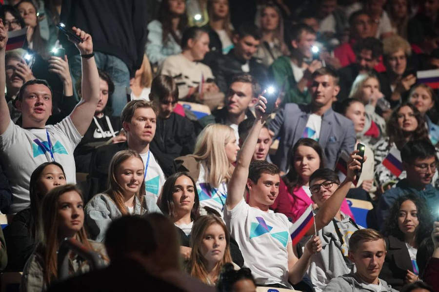 Первый Международный фестиваль-форум "Сверкающие грани театра" стартовал в Кузбассе. Фото © Предоставлено LIFE