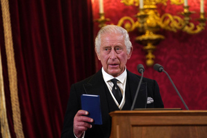 Путин поздравил британского короля Карла III со вступлением на престол