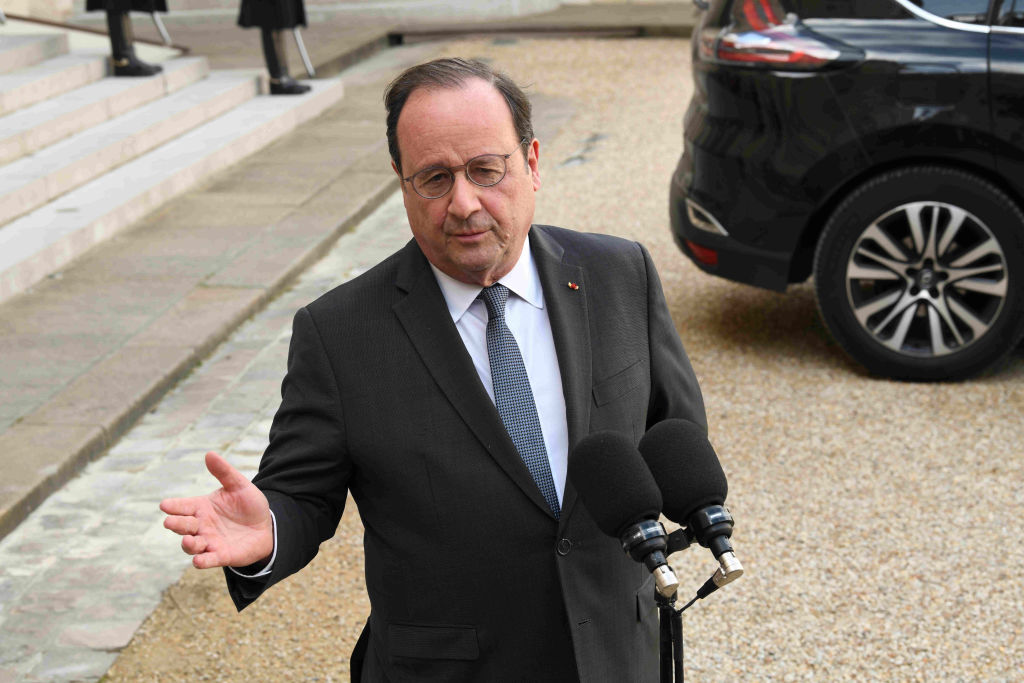 Экс-глава Франции заявил, что ЕС отбеливает любого политика