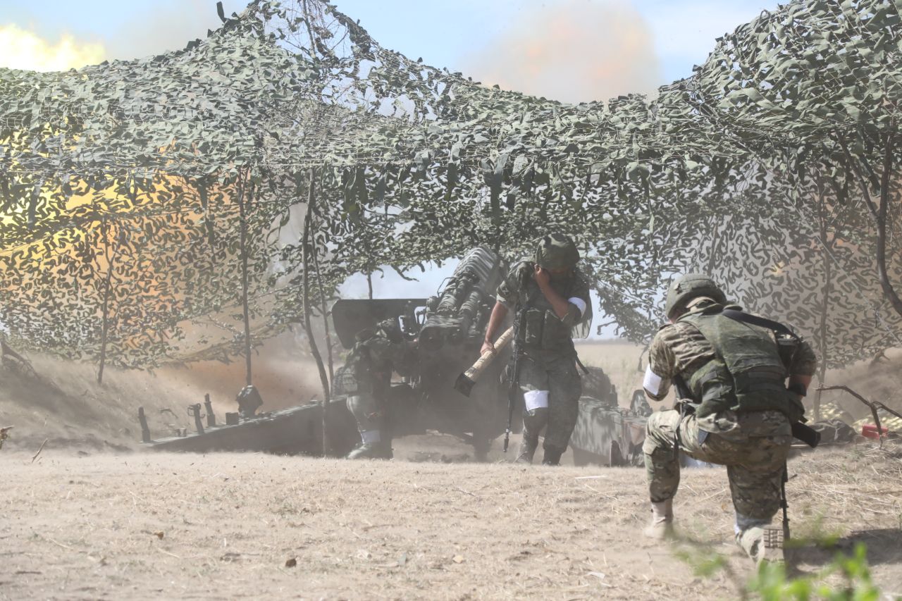 Артиллерия РФ рассеяла силы украинских военных на Южнодонецком направлении