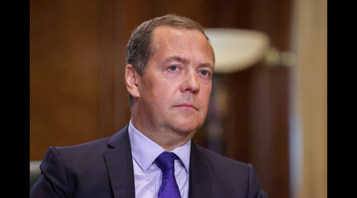 Медведев: РФ в будущем может потребовать тотальной капитуляции ...