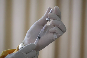 Россия будет поставлять в ДНР вакцины от ковида